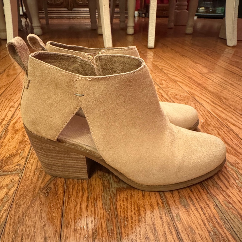 TOMS Lea Suede Bootie